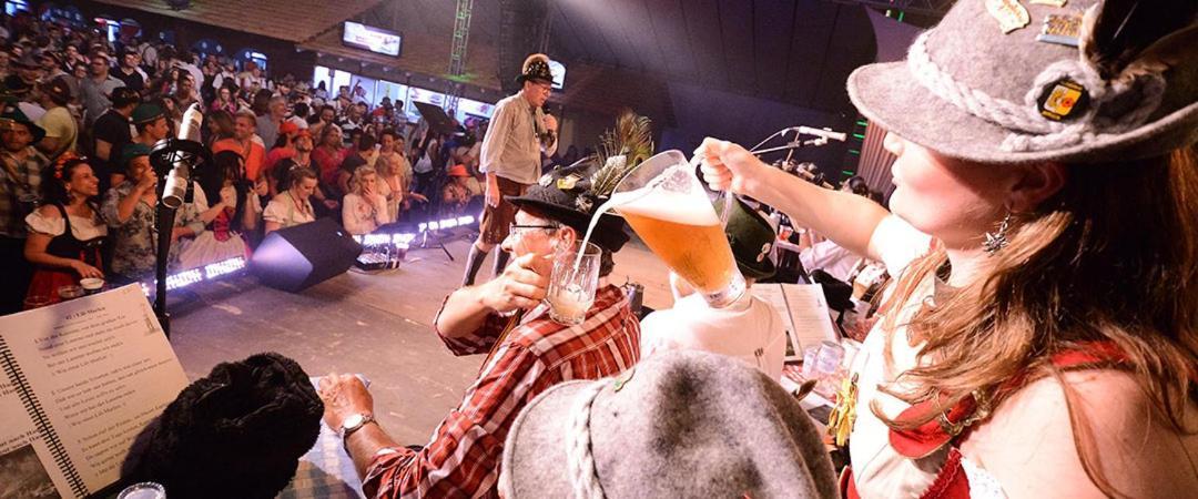 Quartos Proximos A Oktoberfest, Em Блуменау Экстерьер фото